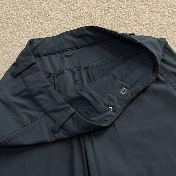Lululemon Mens Commission Chino Shorts 10" Dark Gray Size 30 - Picture 2 of 7